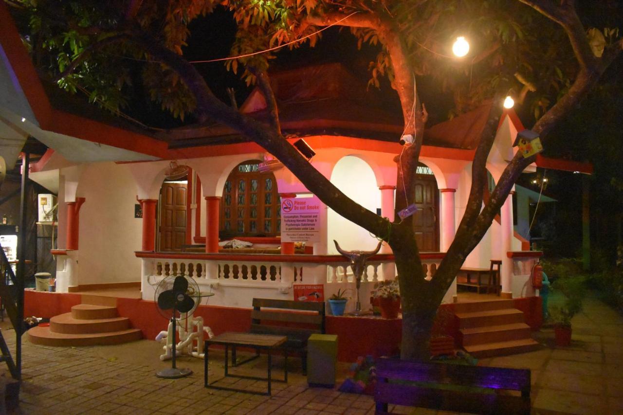 Mitra Hostel Vagator Buitenkant foto