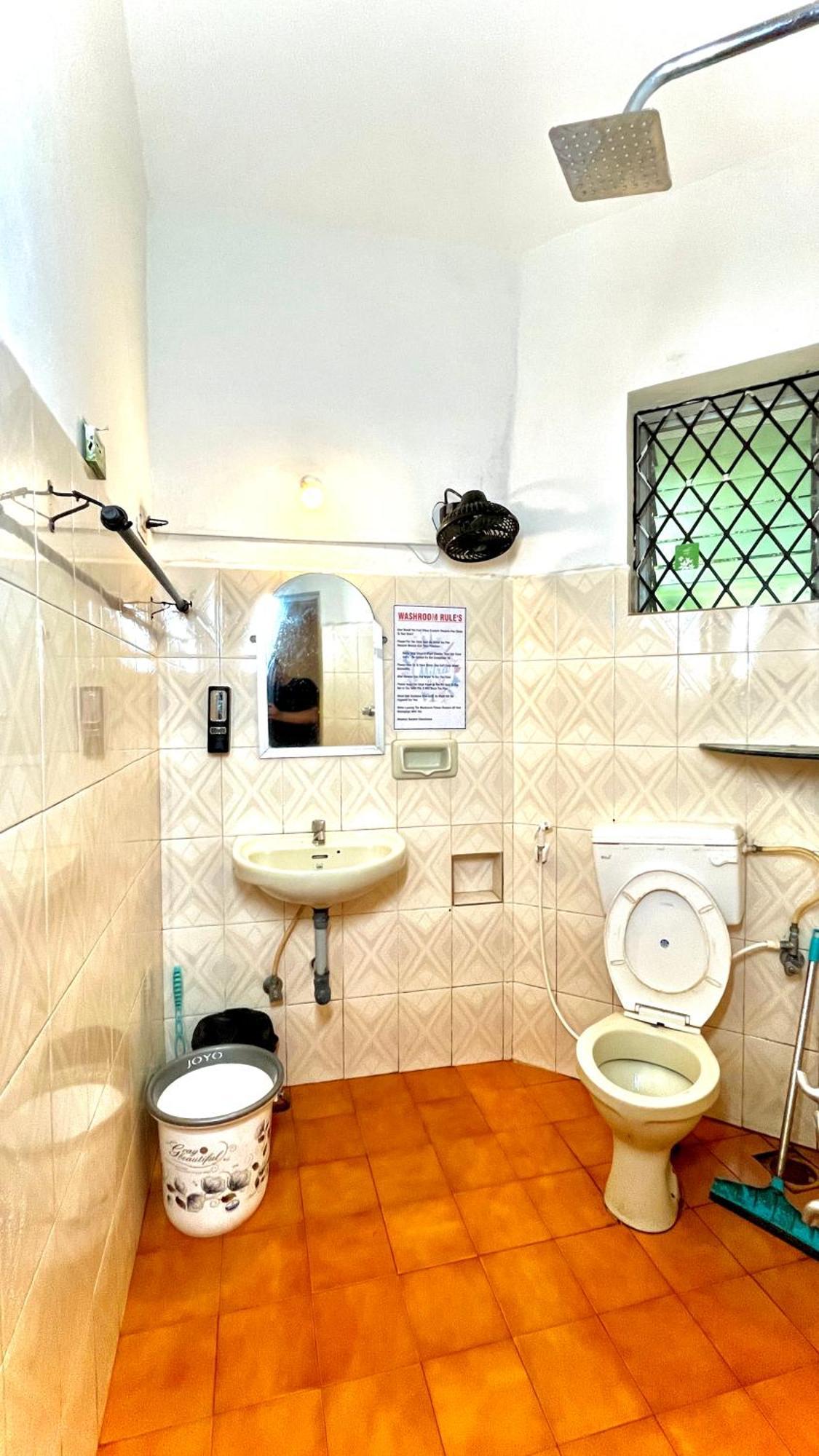 Mitra Hostel Vagator Buitenkant foto