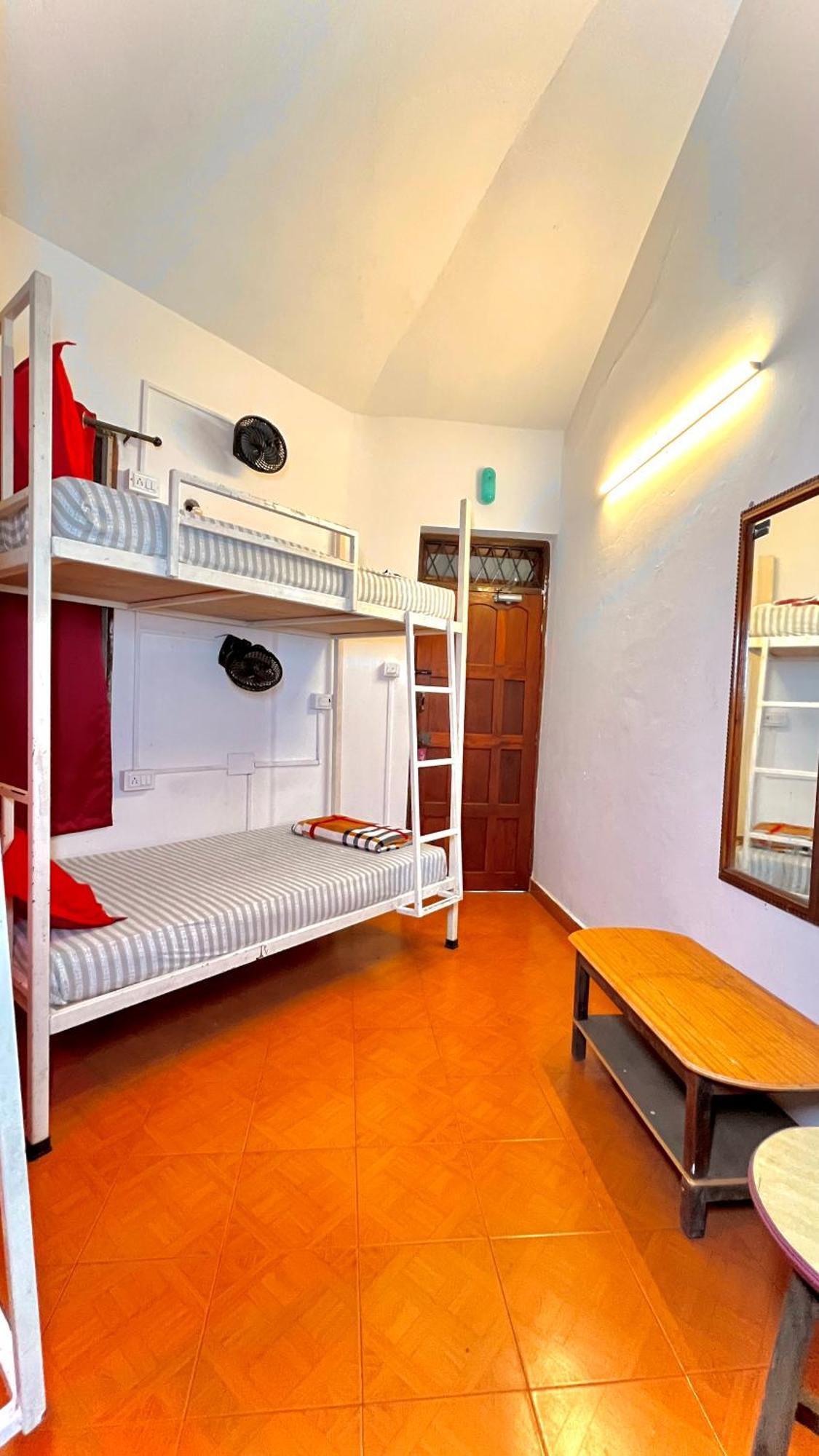 Mitra Hostel Vagator Buitenkant foto
